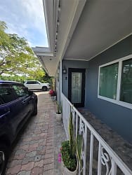 612 NW 16th St #1 - Fort Lauderdale, FL