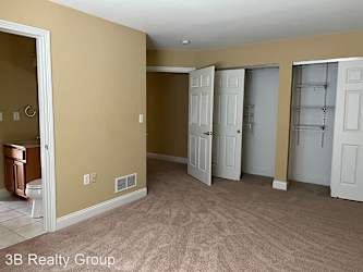 1716 Grandmere Ln. - Cincinnati, OH