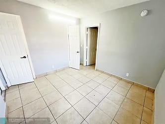 100 NW 30th Ave #2 - Fort Lauderdale, FL
