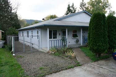 648 College St - Philomath, OR