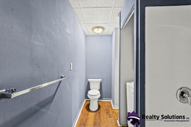 118 E Del-A-Vue Ave unit B - Penns Grove, NJ