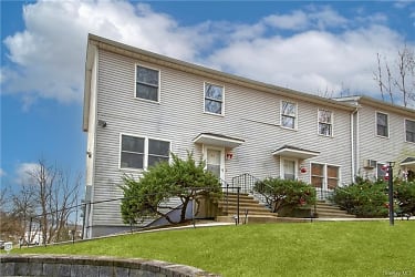 25 Husted Rd #201 - Brewster, NY