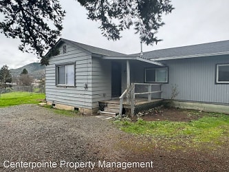 464 Smith St - Riddle, OR