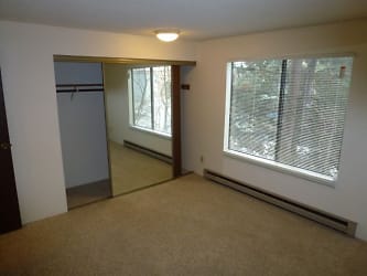 11) 500 70th Apartments - Seattle, WA
