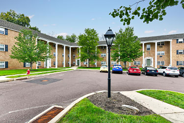 College Arms Apartments - Collegeville, PA