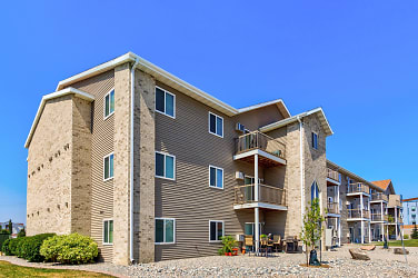 Country Meadows Apartments - Fargo, ND