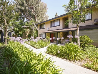 Glen Oaks Apartment Homes - Anaheim, CA