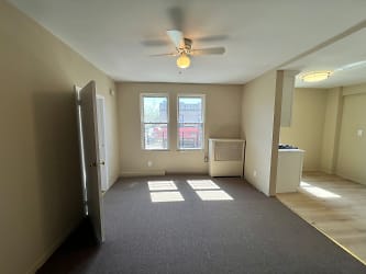 94-27 215th Pl unit 2nd - Queens, NY