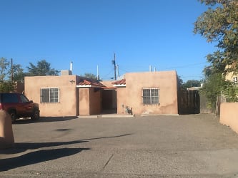 809 Aztec Rd NW unit UNITC - Albuquerque, NM