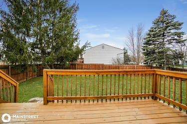 8679 Broadacre Dr - Powell, OH