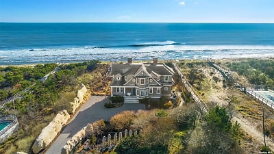 202 Dune Rd - Quogue, NY