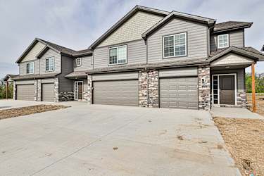 Greystone Townhomes Apartments - Grain Valley, MO
