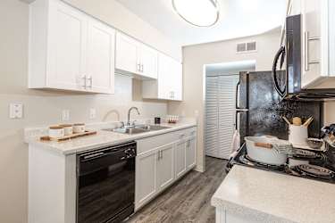 Royal Ridge Apartments - Midvale, UT