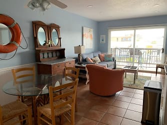 3056 S Fletcher Avenue&lt;/br&gt;Unit 203 - undefined, undefined