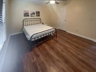 Room For Rent - Conley, GA