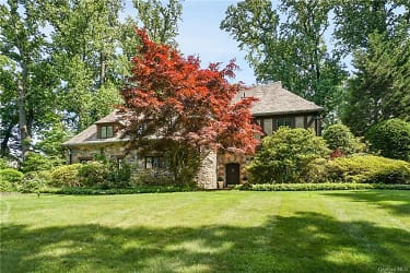 22 Chedworth Rd - Scarsdale, NY