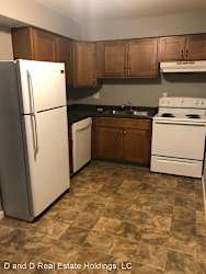 285 Robins Rd - Hiawatha, IA