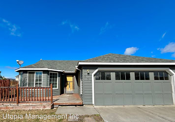 957 NW Redwood Place - Redmond, OR