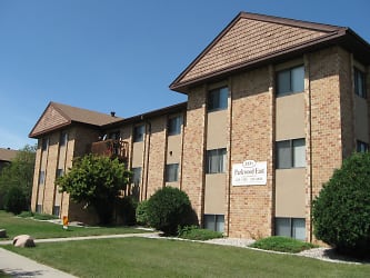 Parkwood East & West Apartments - Fargo, ND