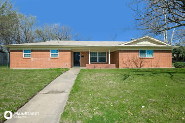 3501 Carriage Hill Dr - Forest Hill, TX