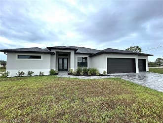 2006 NW 32nd Pl - Cape Coral, FL