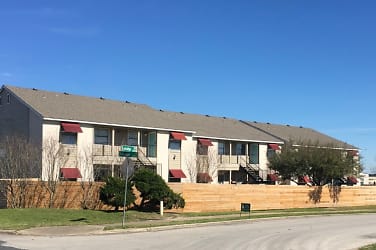 Lynridge Apartment Homes - Austin, TX