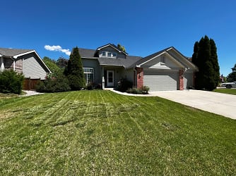 2230 Smallwood Dr - Fort Collins, CO