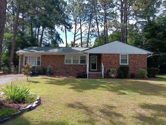 825 N Page St - Southern Pines, NC