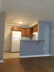 196 Stackpole Street Apartments - Lowell, MA
