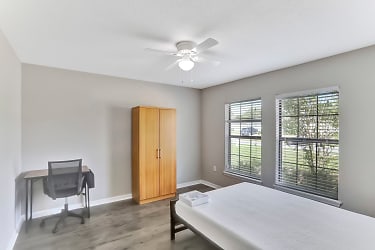 Room For Rent - Tavares, FL
