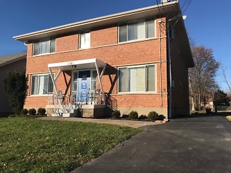 4244 Sibley Ave unit 2 - Silverton, OH