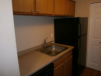 16100 SW 108th Ave unit 202 - Tigard, OR