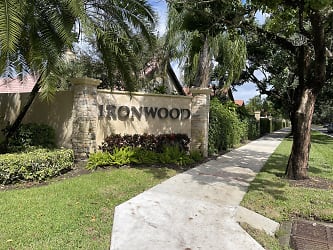 36 Ironwood Way - Palm Beach Gardens, FL