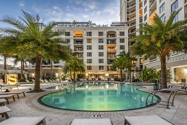 Camden Central Apartments - Saint Petersburg, FL