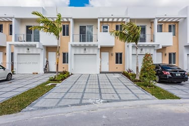 10279 NW 72nd Terrace #10279 - Doral, FL