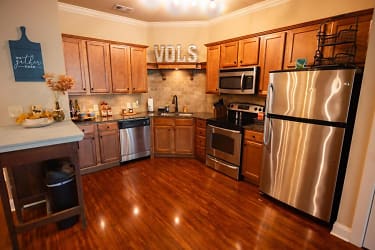 445 W Blount Ave unit 303 - Knoxville, TN
