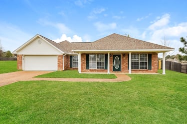 102 Red Oak Cove - Florence, MS