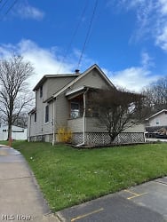 1059 Jean Ave - Akron, OH