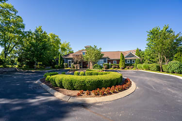 The Fountains At Meadow Wood Apartments - Clarksville, TN