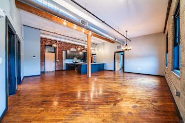 108 W Pacific St - Sedalia, MO