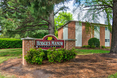 Hodges Manor Apartments - Portsmouth, VA