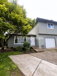1102 SW Cherry Park Rd - Troutdale, OR