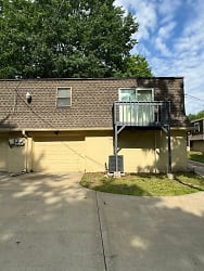 1112 E South Ave - Independence, MO