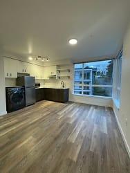 New West Seattle Apartments! - Seattle, WA