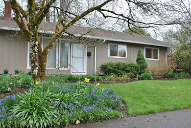 1445 NW 11th St - Corvallis, OR