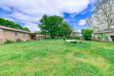 11621 N 103rd E Ave - Collinsville, OK