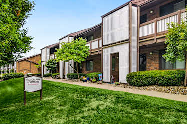 Bruziv - Akron Apartments - Akron, OH