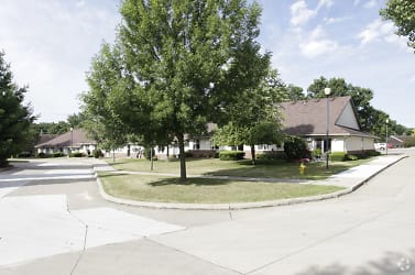 Fairmeadows Village-55+ Rental Community Apartments - West Des Moines, IA