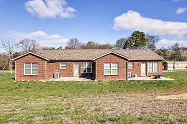 559 S Old Sevierville Pike unit 2 - Seymour, TN