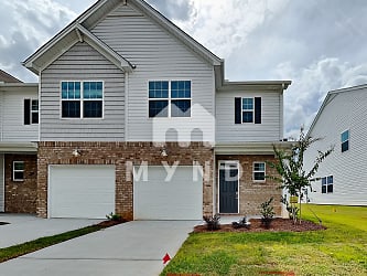 124 Eagle Chase Dr - Taylors, SC